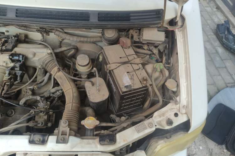 Used Suzuki Wagon R 2011 1.0L Engine Bay Left