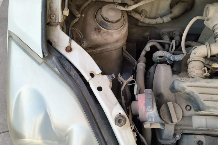 Used Suzuki Wagon R 2011 e 1.4L Manual Utility Model Engine Bay Right
