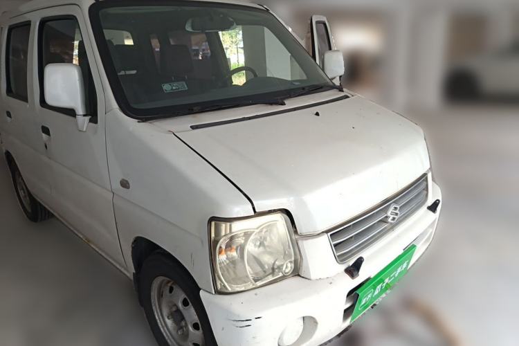 Used Suzuki Wagon R 2011 1.0L Front Right 45 Deg