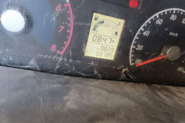 Used Suzuki Wagon R 2011 1.4L Manual Standard Type 1 Odometer Close Up