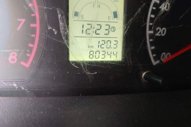 Used Suzuki Wagon R 2011 1.4L Manual Standard Type 1 Odometer Close Up
