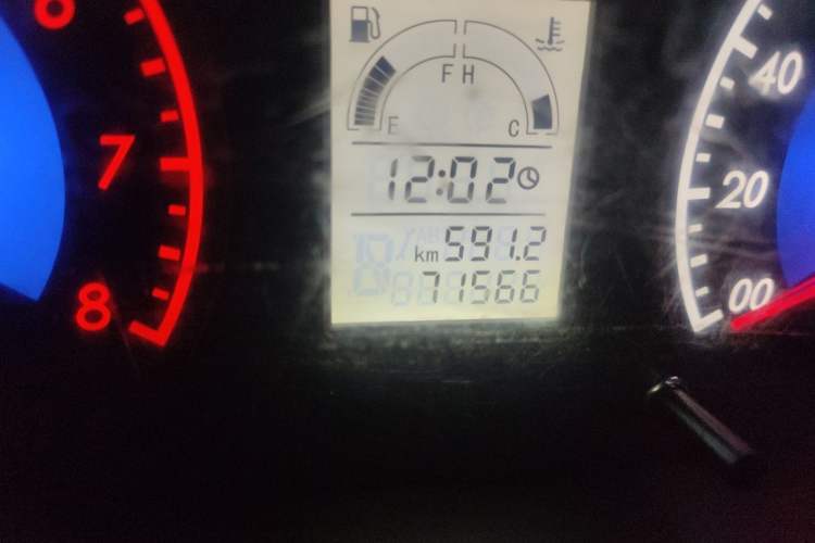 Used Suzuki Wagon R 2011 e 1.4L Manual Utility Model Odometer Close Up