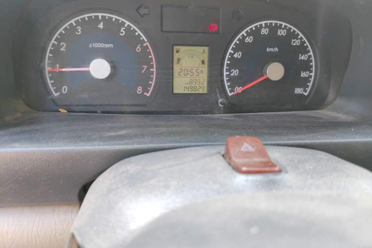 Used Suzuki Wagon R 2011 e 1.4L Manual Utility Model Odometer Close Up