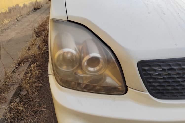Used Suzuki Wagon R 2011 e 1.4L Manual Utility Model Right Front Headlight