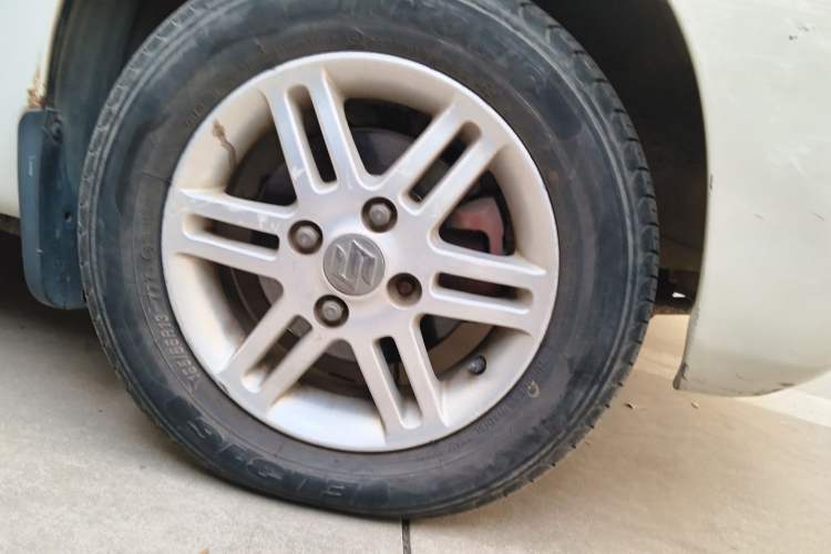 Used Suzuki Wagon R 2011 e 1.4L Manual Utility Model Right Front Wheel Hub