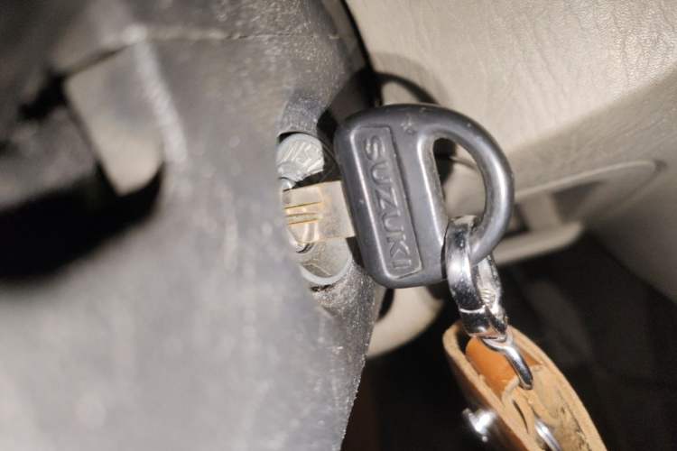 Used Suzuki Wagon R 2011 e 1.4L Manual Utility Model Vehicle Key