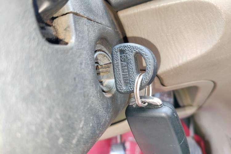 Used Suzuki Wagon R 2011 e 1.4L Manual Utility Model Vehicle Key