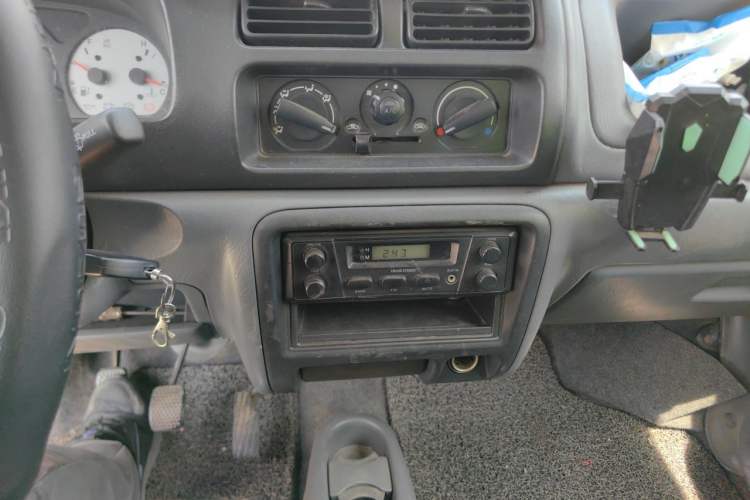 Used Suzuki Wagon R 2012 Entrepreneur Edition 1.0L Manual - Overdrive Type Audio And AC Panel
