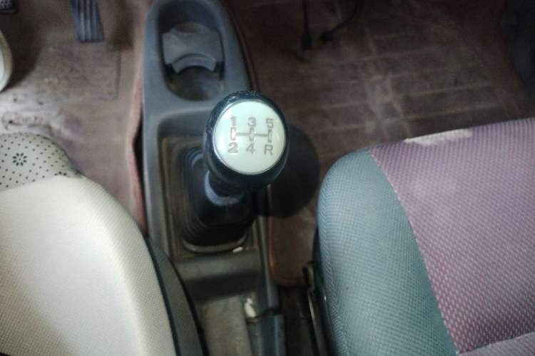Used Suzuki Wagon R 2012 Entrepreneur Edition 1.0L Manual – Practical Version Gear Lever