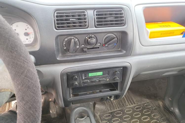 Used Suzuki Wagon R 2012 Entrepreneur Edition 1.0L Manual - Overdrive Type Audio And AC Panel