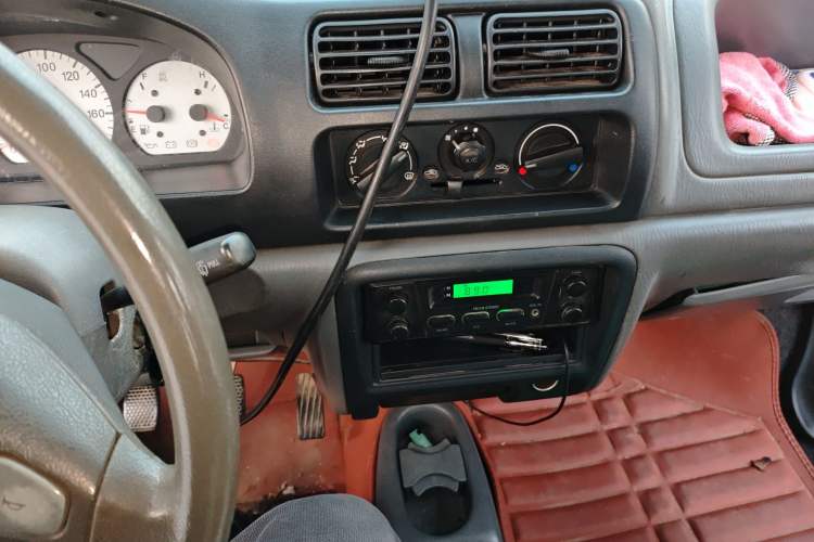 Used Suzuki Wagon R 2012 Entrepreneur Edition 1.0L Manual - Overdrive Type Audio And AC Panel