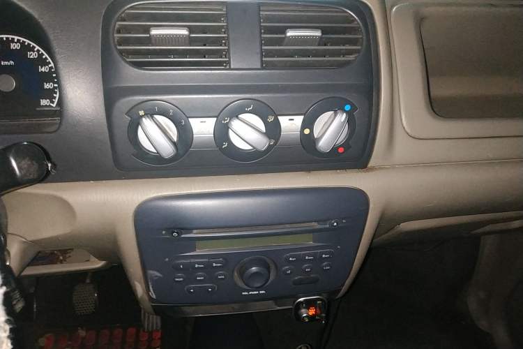 Used Suzuki Wagon R 2012 e 1.4L Manual Utility Model Audio And AC Panel