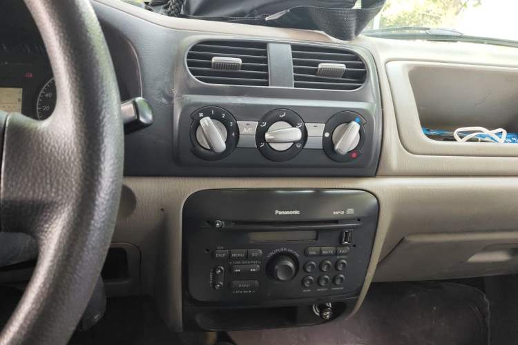 Used Suzuki Wagon R 2012 e 1.4L Manual Standard Model Audio And AC Panel