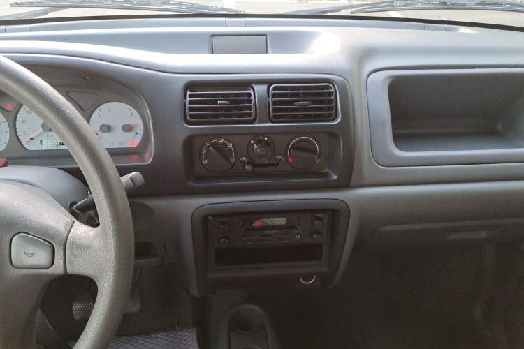 Used Suzuki Wagon R 2012 Entrepreneur Edition 1.0L Manual - Overdrive Type Audio And AC Panel