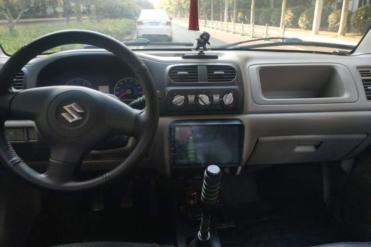 Used Suzuki Wagon R 2012 All-Purpose Model 1.4L Manual VVT Standard Version China IV Center Console