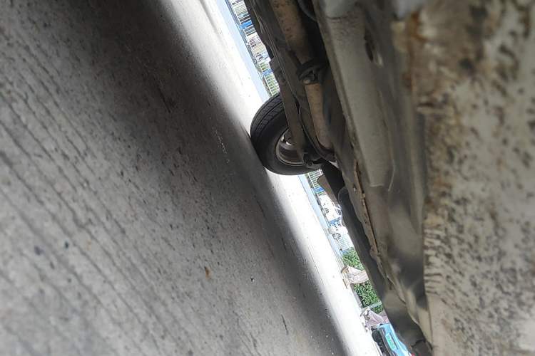 Used Suzuki Wagon R 2012 e 1.4L Manual VVT Standard Model China IV standard Chassis Front Left