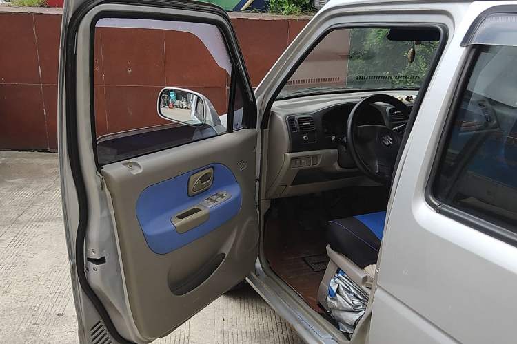 Used Suzuki Wagon R 2012 e 1.4L Manual VVT Standard Model China IV standard Driver Seat