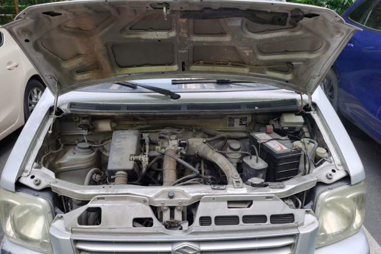Used Suzuki Wagon R 2012 Entrepreneur Edition 1.0L Manual - Overdrive Type Engine Bay