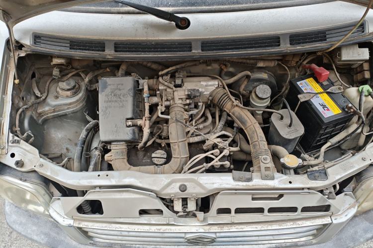 Used Suzuki Wagon R 2012 Entrepreneur Edition 1.0L Manual - Overdrive Type Engine Bay