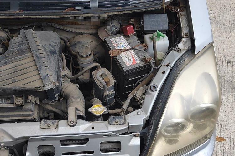 Used Suzuki Wagon R 2012 e 1.4L Manual VVT Standard Model China IV standard Engine Bay Left
