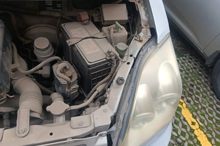 Used Suzuki Wagon R 2012 e 1.4L Manual VVT Standard Model China IV standard Engine Bay Left