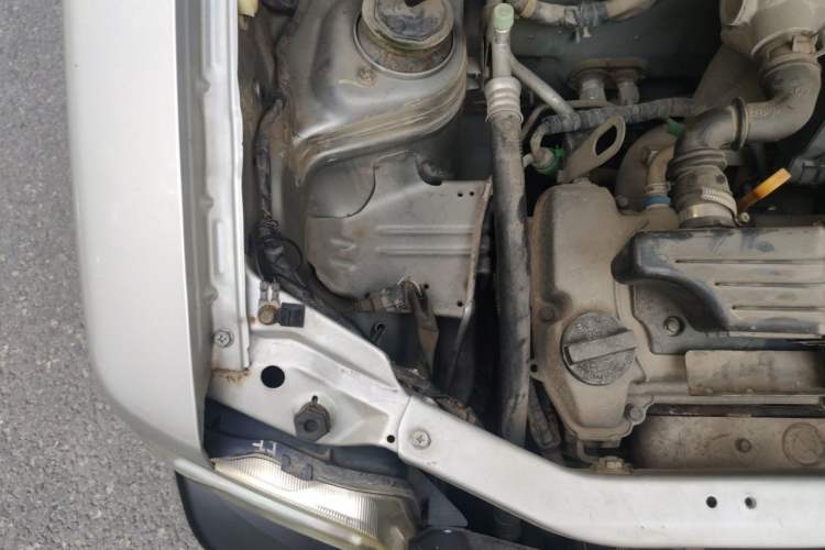 Used Suzuki Wagon R 2012 All-Purpose Model 1.4L Manual VVT Standard Version China IV Engine Bay Right