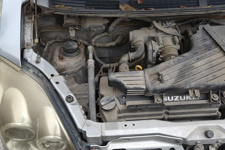 Used Suzuki Wagon R 2012 e 1.4L Manual VVT Standard Model China IV standard Engine Bay Right