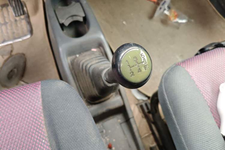 Used Suzuki Wagon R 2012 Entrepreneur Edition 1.0L Manual - Overdrive Type Gear Lever