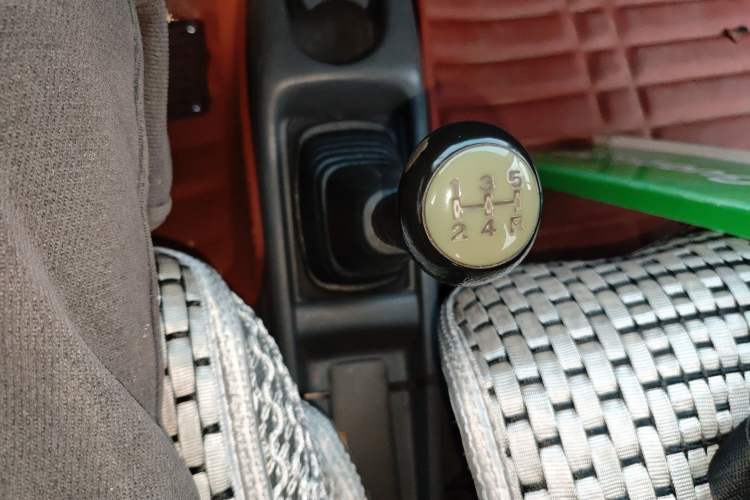 Used Suzuki Wagon R 2012 Entrepreneur Edition 1.0L Manual - Overdrive Type Gear Lever