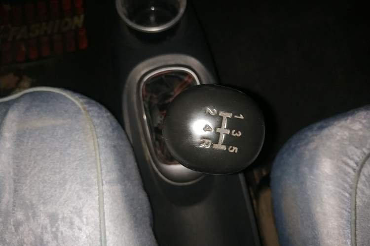 Used Suzuki Wagon R 2012 e 1.4L Manual Utility Model Gear Lever