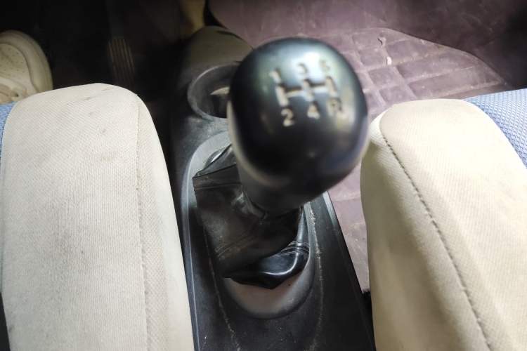 Used Suzuki Wagon R 2012 e 1.4L Manual Standard Model Gear Lever