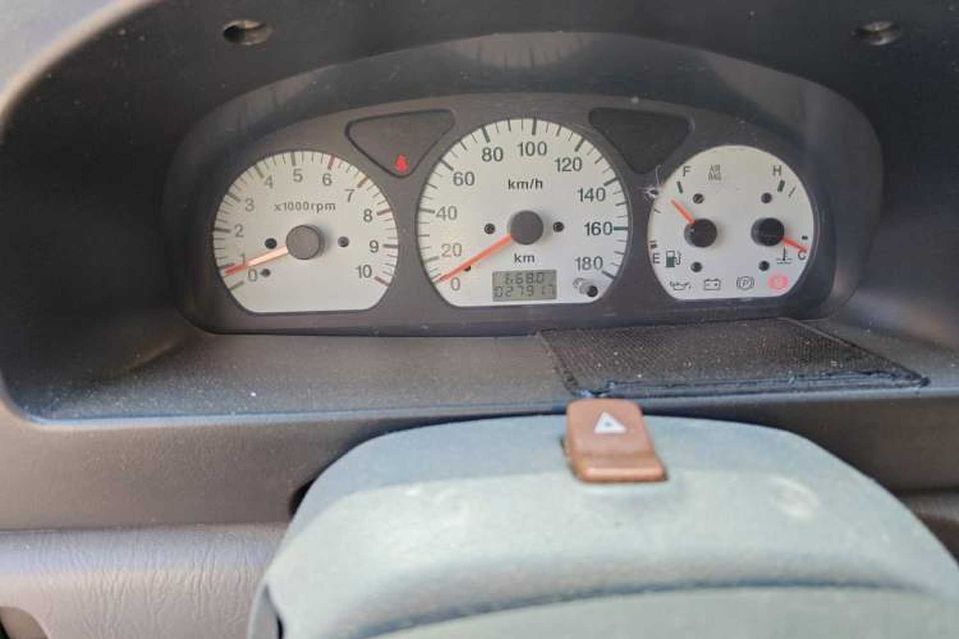 Used Suzuki Wagon R 2012 Entrepreneur Edition 1.0L Manual - Overdrive Type Instrument Cluster