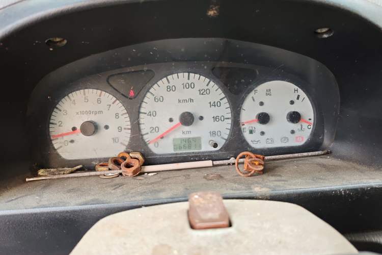 Used Suzuki Wagon R 2012 Entrepreneur Edition 1.0L Manual - Overdrive Type Instrument Cluster