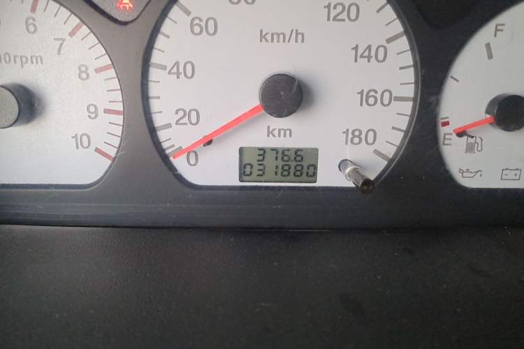 Used Suzuki Wagon R 2012 Entrepreneur Edition 1.0L Manual - Overdrive Type Odometer Close Up