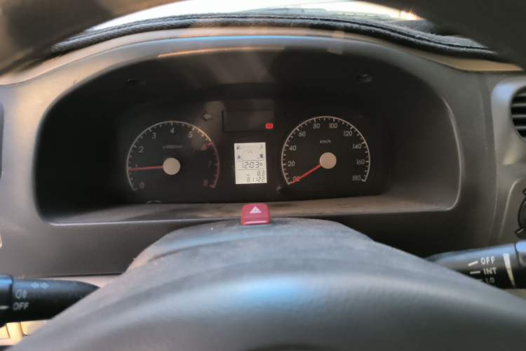 Used Suzuki Wagon R 2012 All-Purpose Model 1.4L Manual Standard Version Odometer Close Up