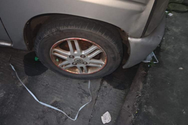 Used Suzuki Wagon R 2012 Entrepreneur Edition 1.0L Manual - Overdrive Type Right Front Wheel Hub