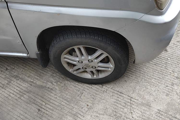 Used Suzuki Wagon R 2012 e 1.4L Manual VVT Standard Model China IV standard Right Front Wheel Hub