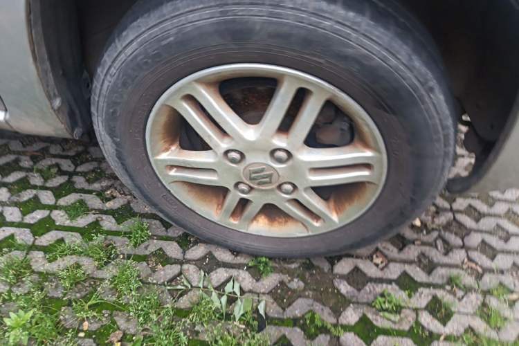 Used Suzuki Wagon R 2012 e 1.4L Manual VVT Standard Model China IV standard Right Front Wheel Hub