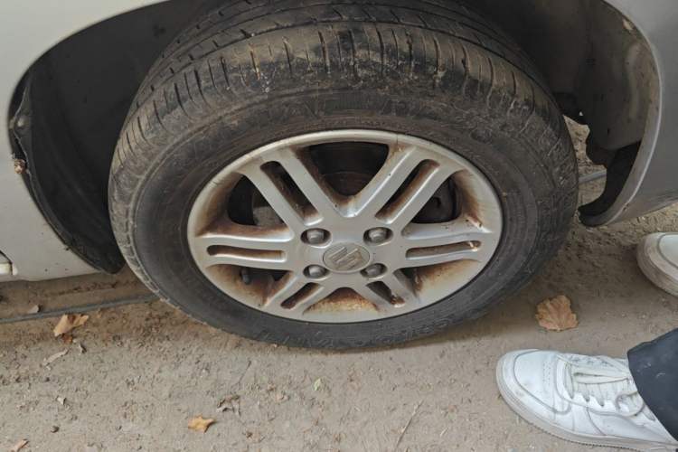 Used Suzuki Wagon R 2012 e 1.4L Manual VVT Standard Model China IV standard Right Front Wheel Hub