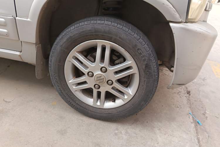 Used Suzuki Wagon R 2012 All-Purpose Model 1.4L Manual Standard Version Right Front Wheel Hub