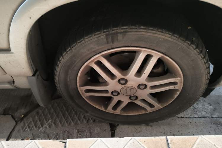 Used Suzuki Wagon R 2012 All-Purpose Model 1.4L Manual Standard Version Right Front Wheel Hub