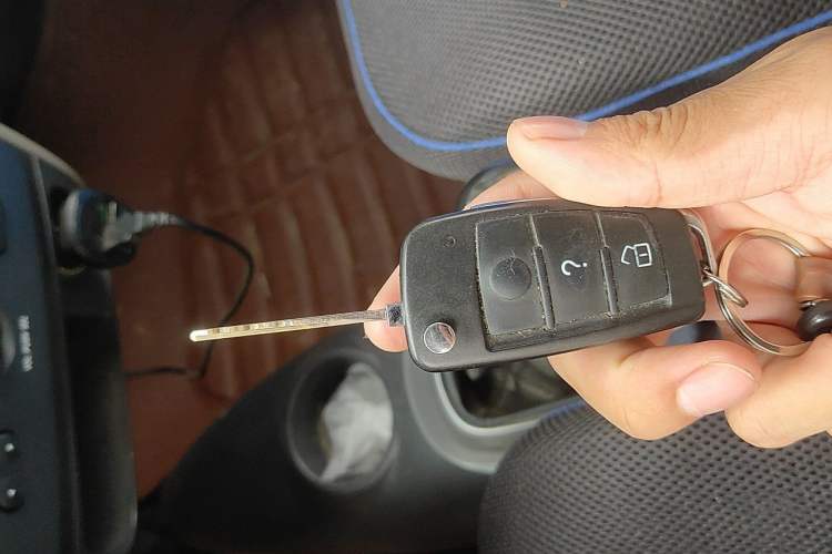 Used Suzuki Wagon R 2012 e 1.4L Manual VVT Standard Model China IV standard Vehicle Key