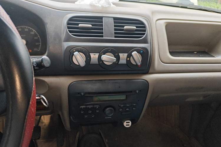 Used Suzuki Wagon R 2012 All-Purpose Model 1.4L Manual VVT Standard Version China IV Audio And AC Panel