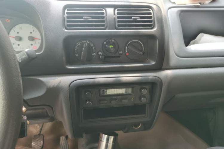 Used Suzuki Wagon R 2012 Entrepreneur Edition 1.0L Manual - Overdrive Type Audio And AC Panel