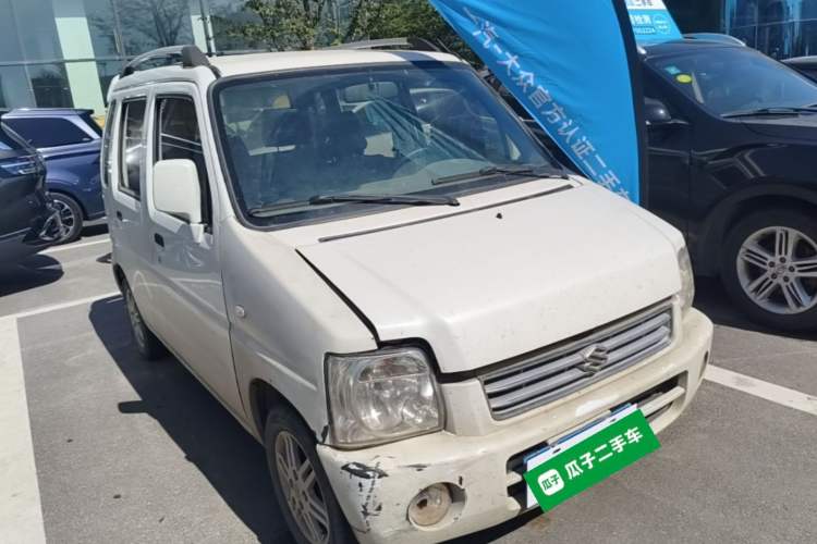 Used Suzuki Wagon R 2012 Entrepreneur Edition 1.0L Manual - Overdrive Type Front Right 45 Deg