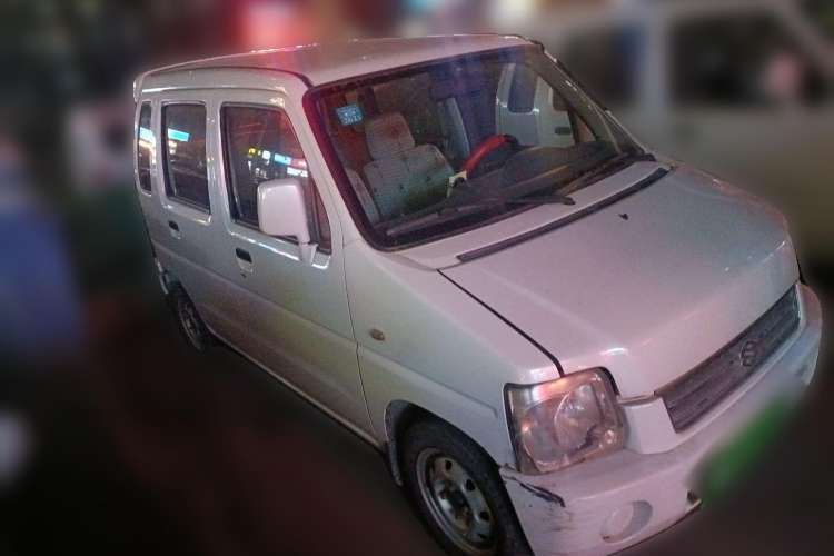 Used Suzuki Wagon R 2012 Entrepreneur Edition 1.0L Manual - Overdrive Type Front Right 45 Deg