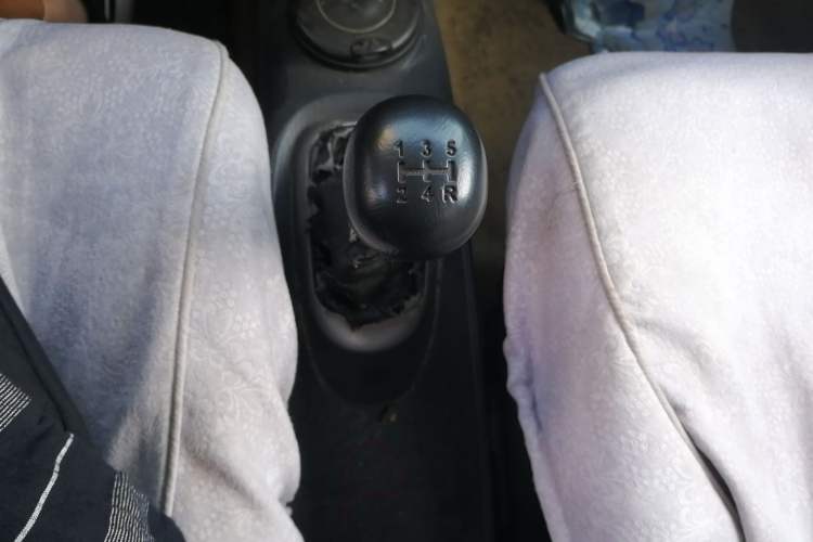 Used Suzuki Wagon R 2012 e 1.4L Manual VVT Standard Model China IV standard Gear Lever