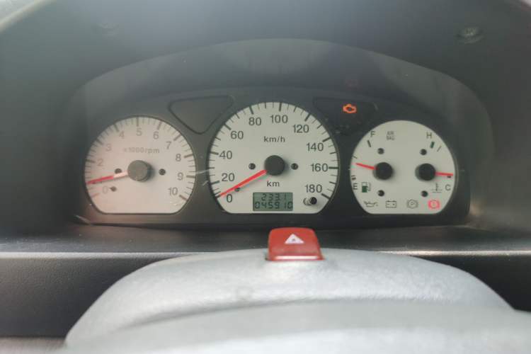 Used Suzuki Wagon R 2012 Entrepreneur Edition 1.0L Manual - Overdrive Type Instrument Cluster