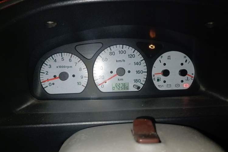 Used Suzuki Wagon R 2012 Entrepreneur Edition 1.0L Manual - Overdrive Type Instrument Cluster
