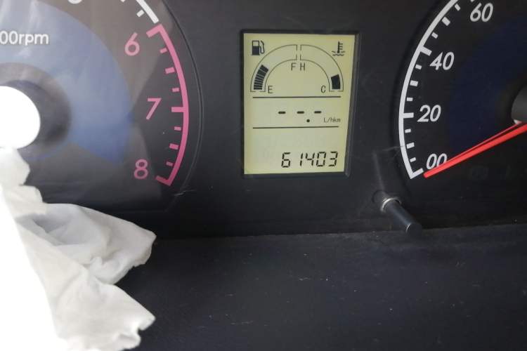 Used Suzuki Wagon R 2012 e 1.4L Manual VVT Standard Model China IV standard Odometer Close Up